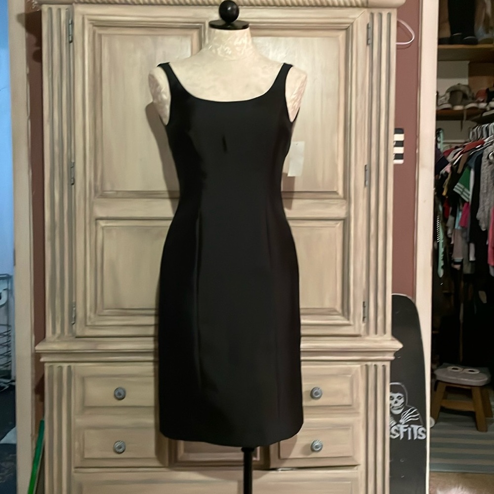 TAHARI Arthur S Levine Luxe black sleeveless dress size 0 Petite. NWT